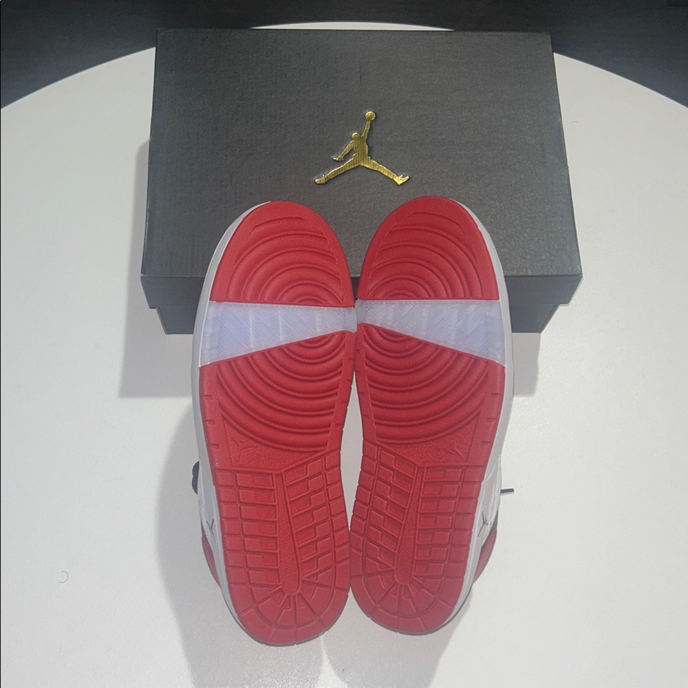 Jordan Nu Retro 1 Low “Varsity Red White Black” Youth Size 7Y - Picture 7 of 12